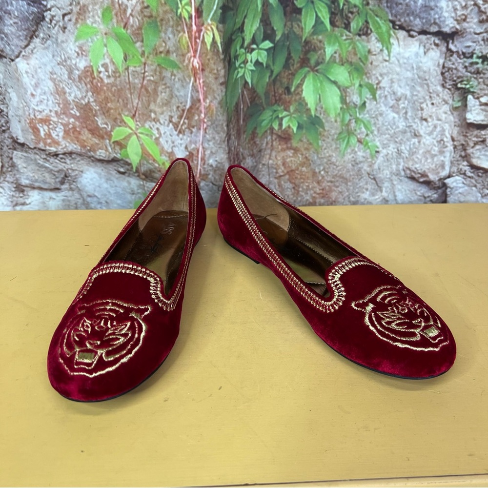 ABS ALLEN SCHWARTZ Quiet Luxury Red/Burgundy Embroidered Gold Velvet Flats, 8 - Picture 7 of 14